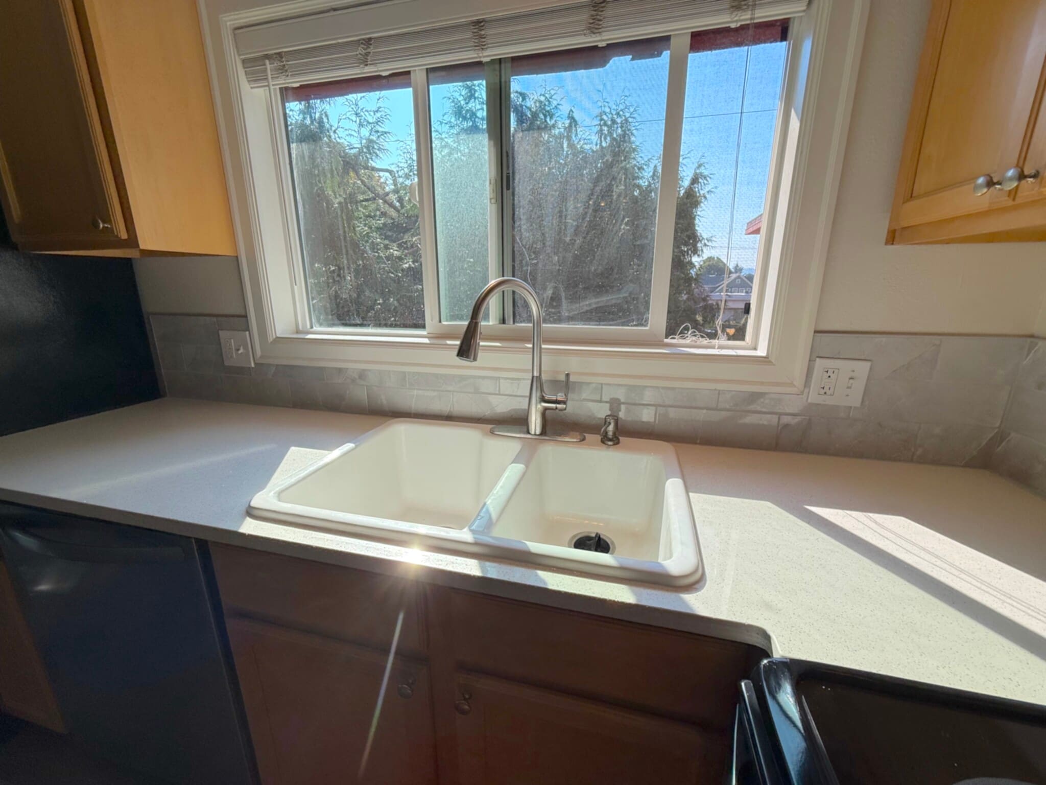 Kitchen views west - 2135 NE Weidler St
