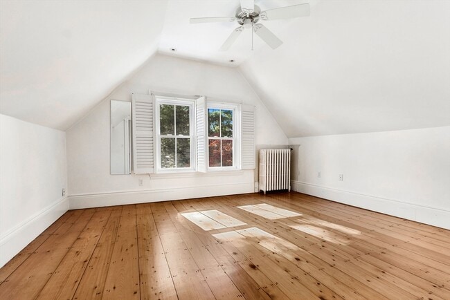 Building Photo - 34 Thoreau St