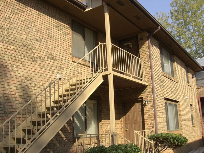 Building Photo - Show Place Apartments