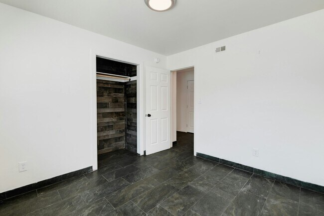 Building Photo - 1615 Halo St