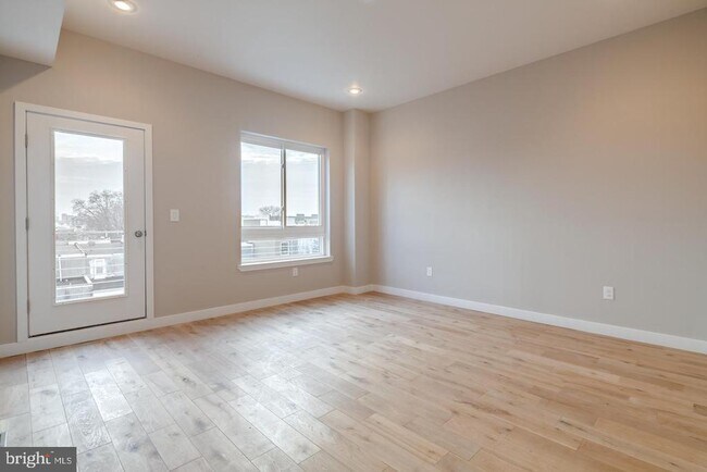 Building Photo - 1636 Ridge Ave