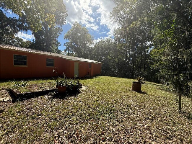 Building Photo - 1403 SE 1st St