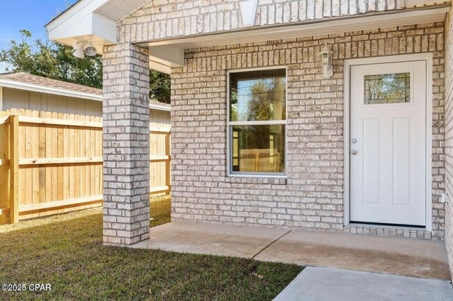 Building Photo - 711 Kirklin Ave