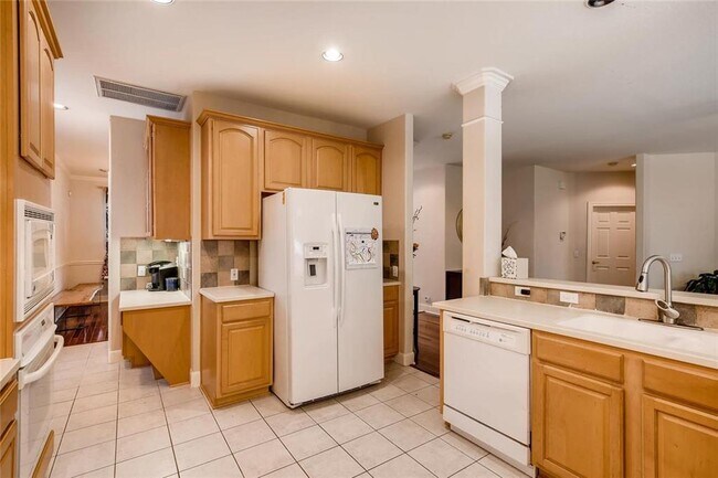 Building Photo - 8104 Red Bird Ct