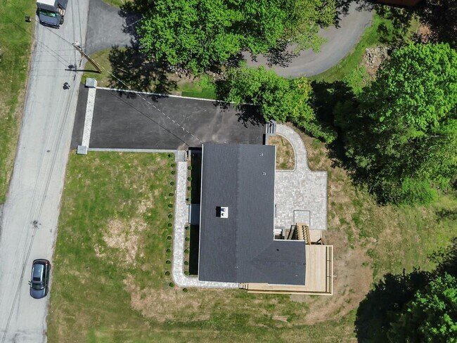 Building Photo - 3 Idlewild Dr