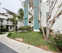 Building Photo - 263 S Ventura Rd