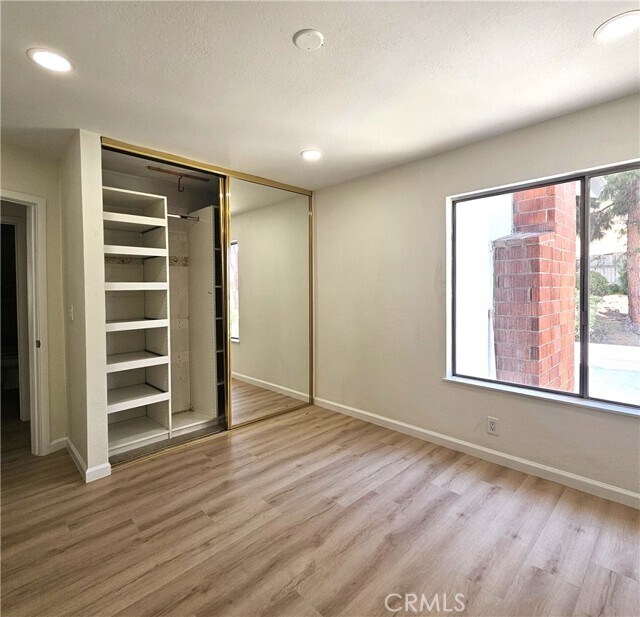 Building Photo - 289 S Solomon Dr