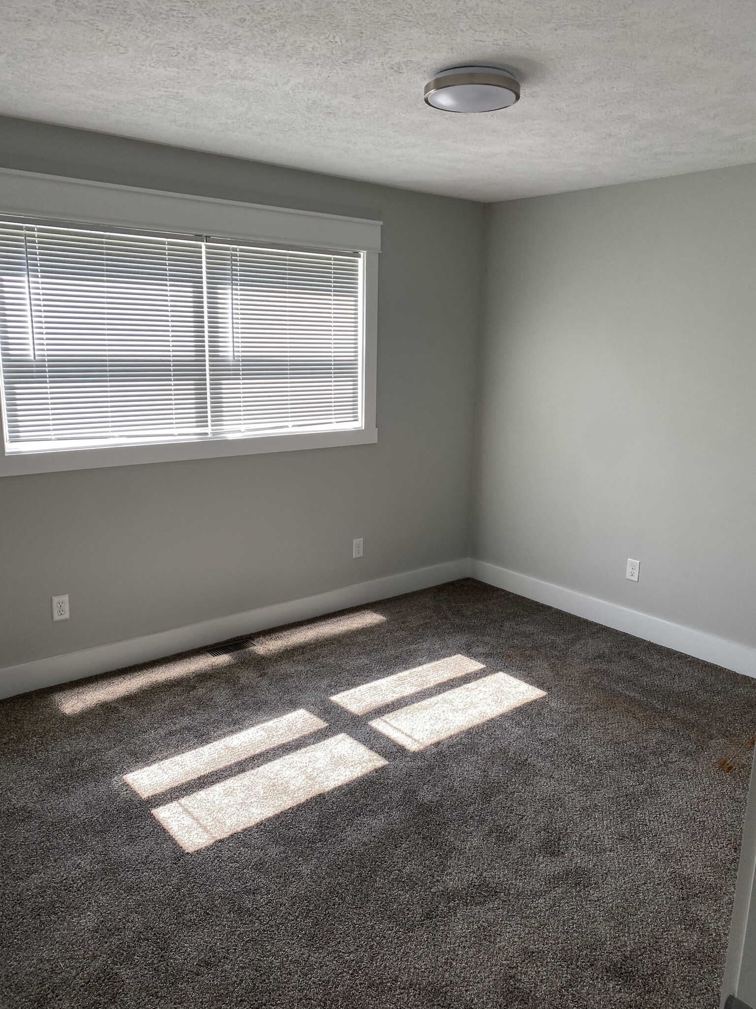 Bedroom - 3840 S Eastmont Ave