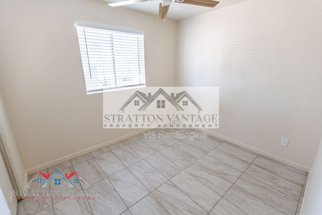 Building Photo - 14034 W Noble Cir