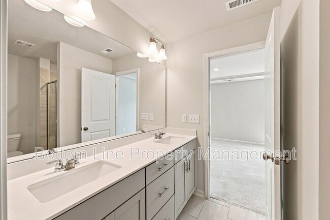 Building Photo - 1204 Lily Loch Wy