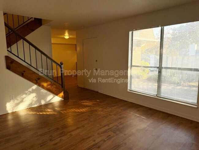 Building Photo - 505 Cross Creek Rd