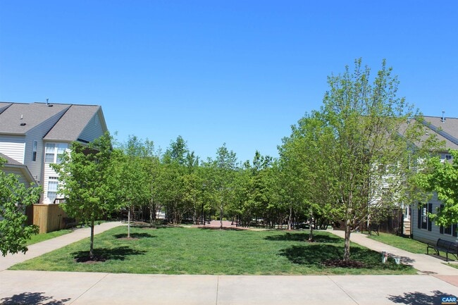 Building Photo - 2138 Lockwood Dr