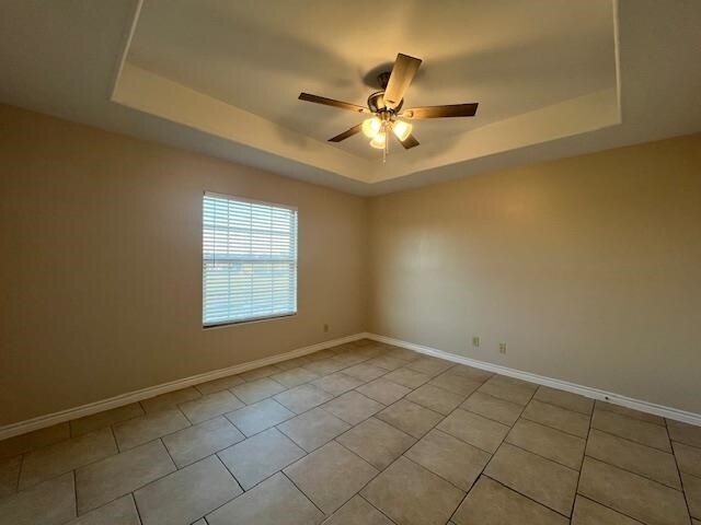 Building Photo - 2720 Camelot Dr