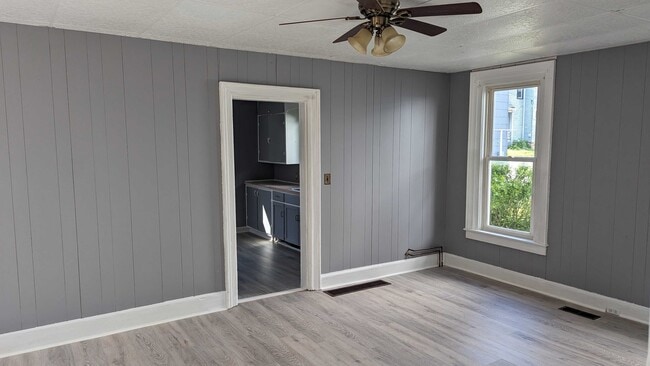 Building Photo - 415 W Front St