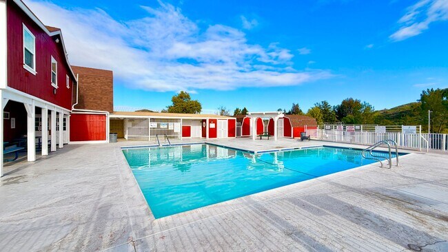 Building Photo - 33259 Homestead Ln
