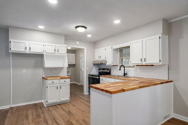 Building Photo - 972 N Boston Ln