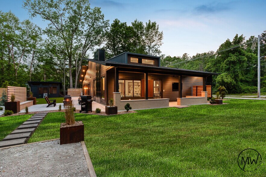 Building Photo - 17585 Mary Ln