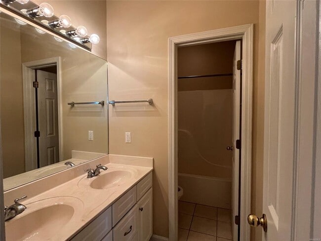 Building Photo - 8951 Alderwood Way