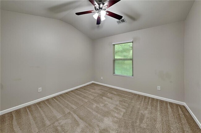 Building Photo - 119 Spring Forrest Ln