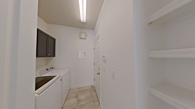 Building Photo - Nice 3/2 in Sera Bella