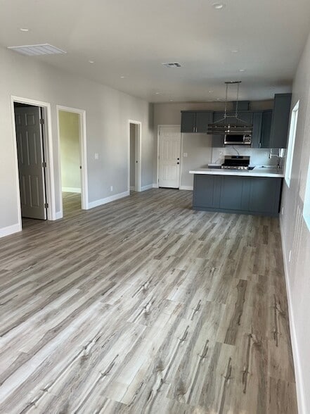 Building Photo - 316 Linden St