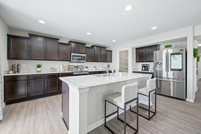 Building Photo - 4007 Woodview Dr