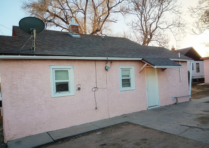 Primary Photo - 2428 E Evans Ave