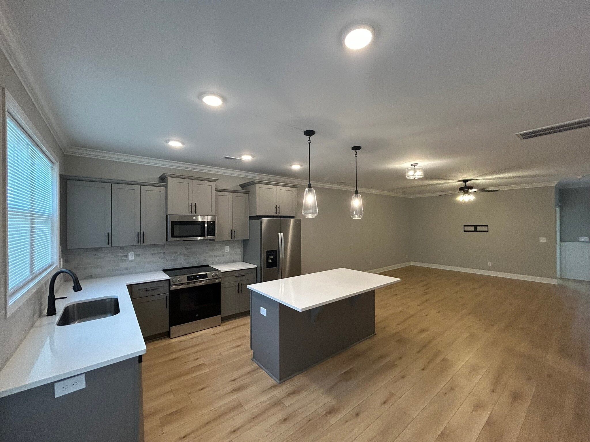 Building Photo - 163 Susan Lynn Dr