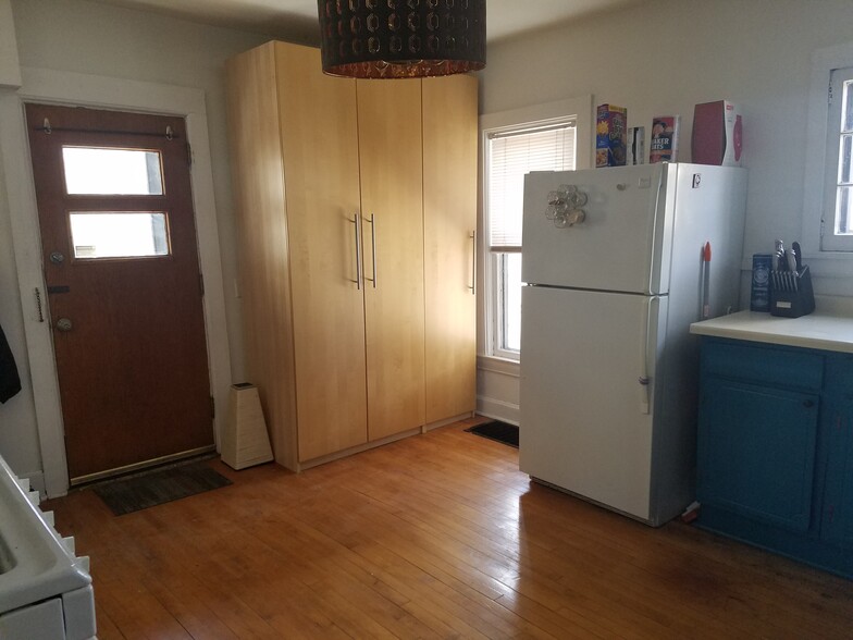 Building Photo - 3132 Holmes Avenue