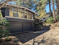 Building Photo - Fantastic 3-Bedroom, 2.5-Bath Home In East Eugene!