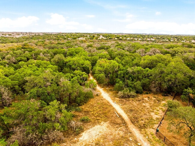 Building Photo - Charming 4-Bedroom Sanctuary - Spacious Living Awaits