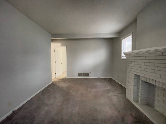 Building Photo - 1409 W Jackson St