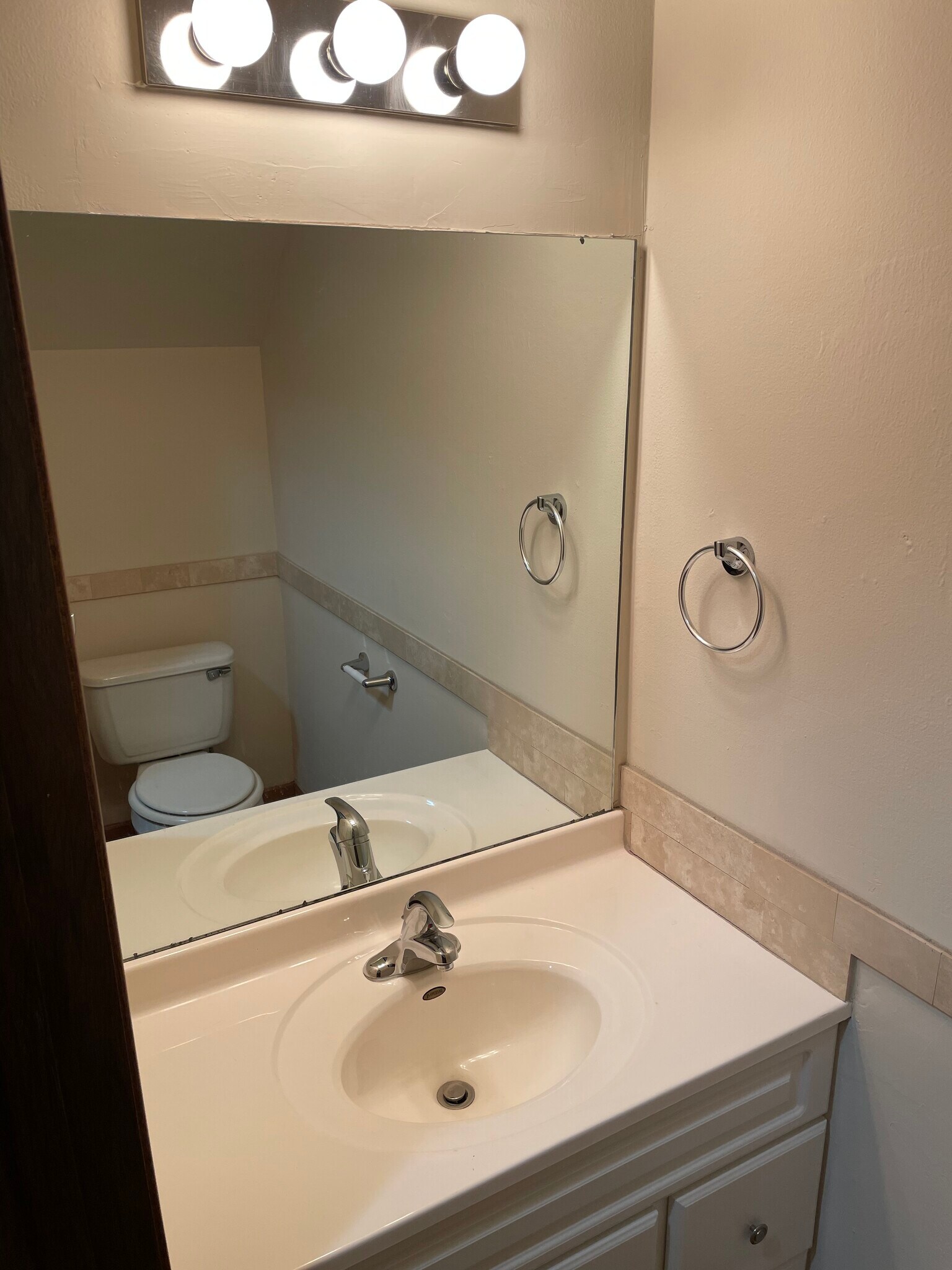 Half bath - 3327 Kimball Rd