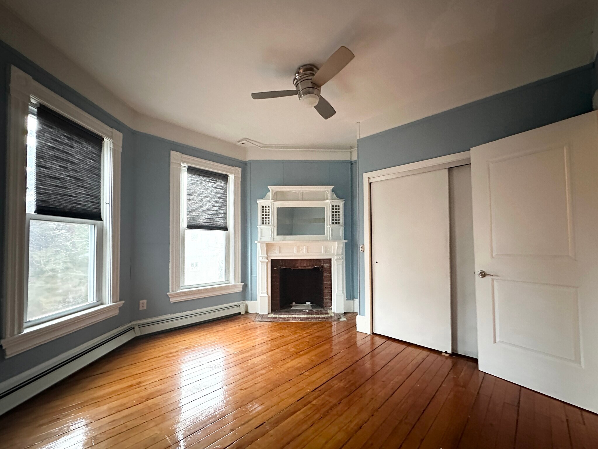 Building Photo - 124 Almy St