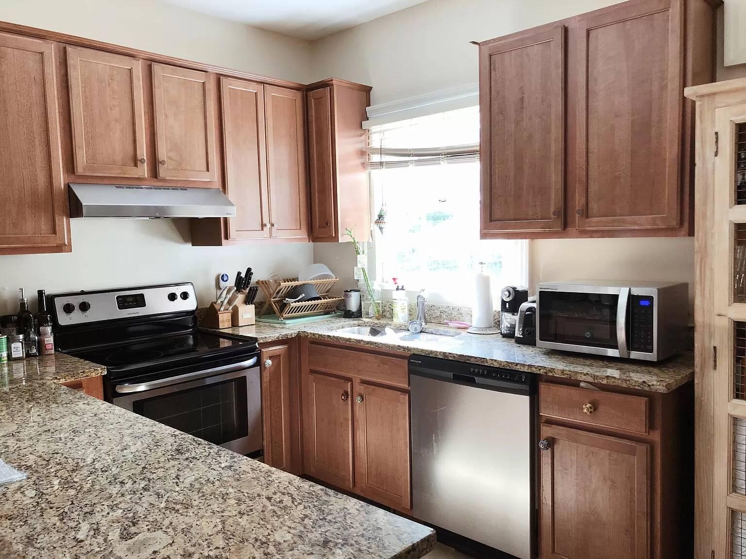 Building Photo - 9 Gadsden St