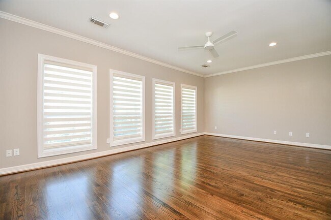 Building Photo - 1807 Elmen St