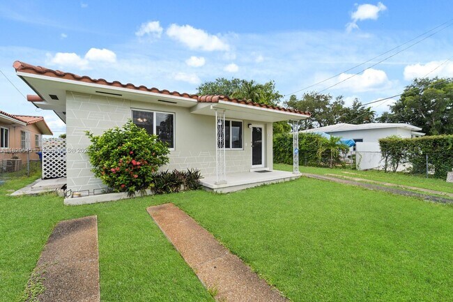 Building Photo - 37 NW 49th Ave