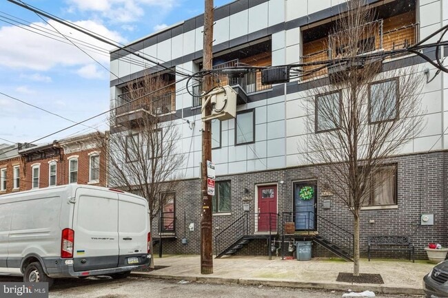 Building Photo - 2629 Cedar St