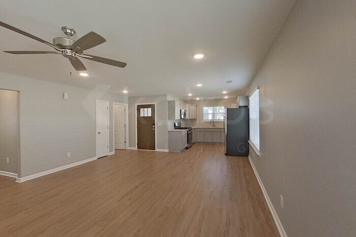 Building Photo - 133 Denise Dr