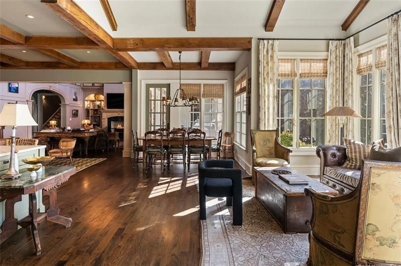 Building Photo - 5000 Long Island Dr