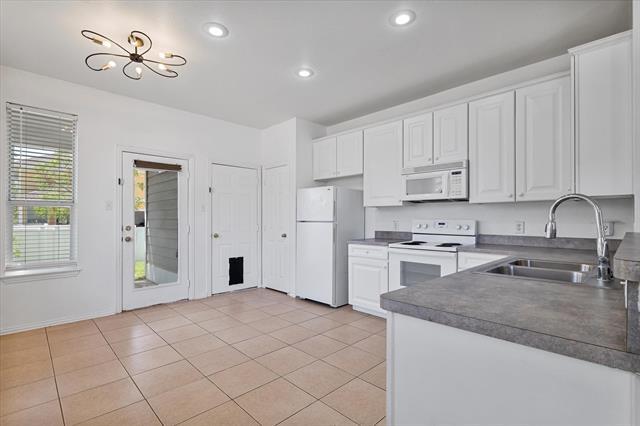 Building Photo - 9866 Birch Dr