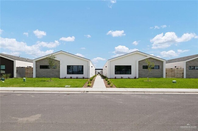 Building Photo - 2600 Brownjay Rd