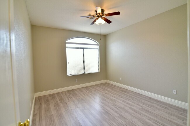 Building Photo - 6157 Copper Crest Dr