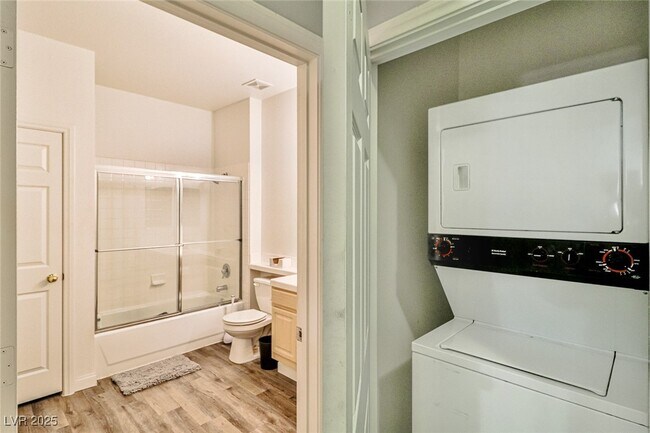 Building Photo - 5250 S Rainbow Blvd