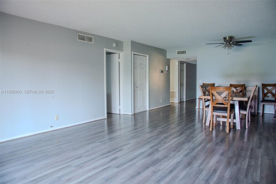 Building Photo - 16431 Blatt Blvd