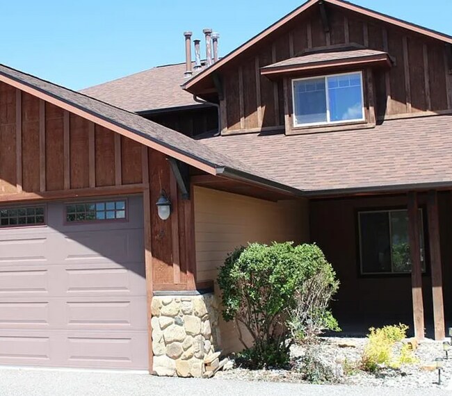 Building Photo - 3 Bedroom 2.5 Bath plus an Office in Bozeman!