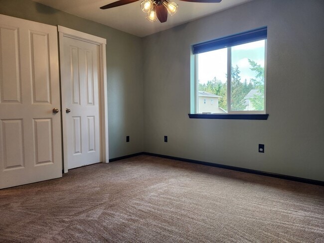 Building Photo - Desirable Home Located In Silverdale
