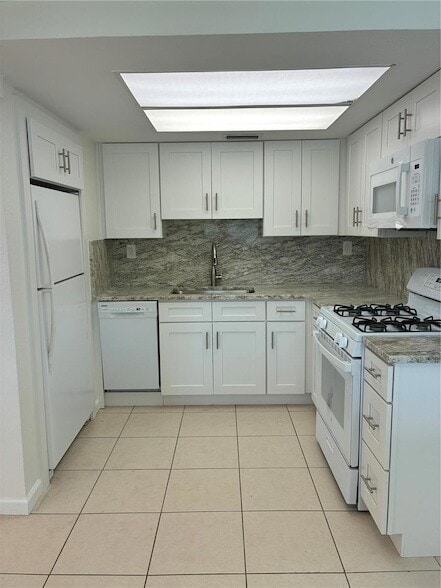 Building Photo - 6905 S Trask St