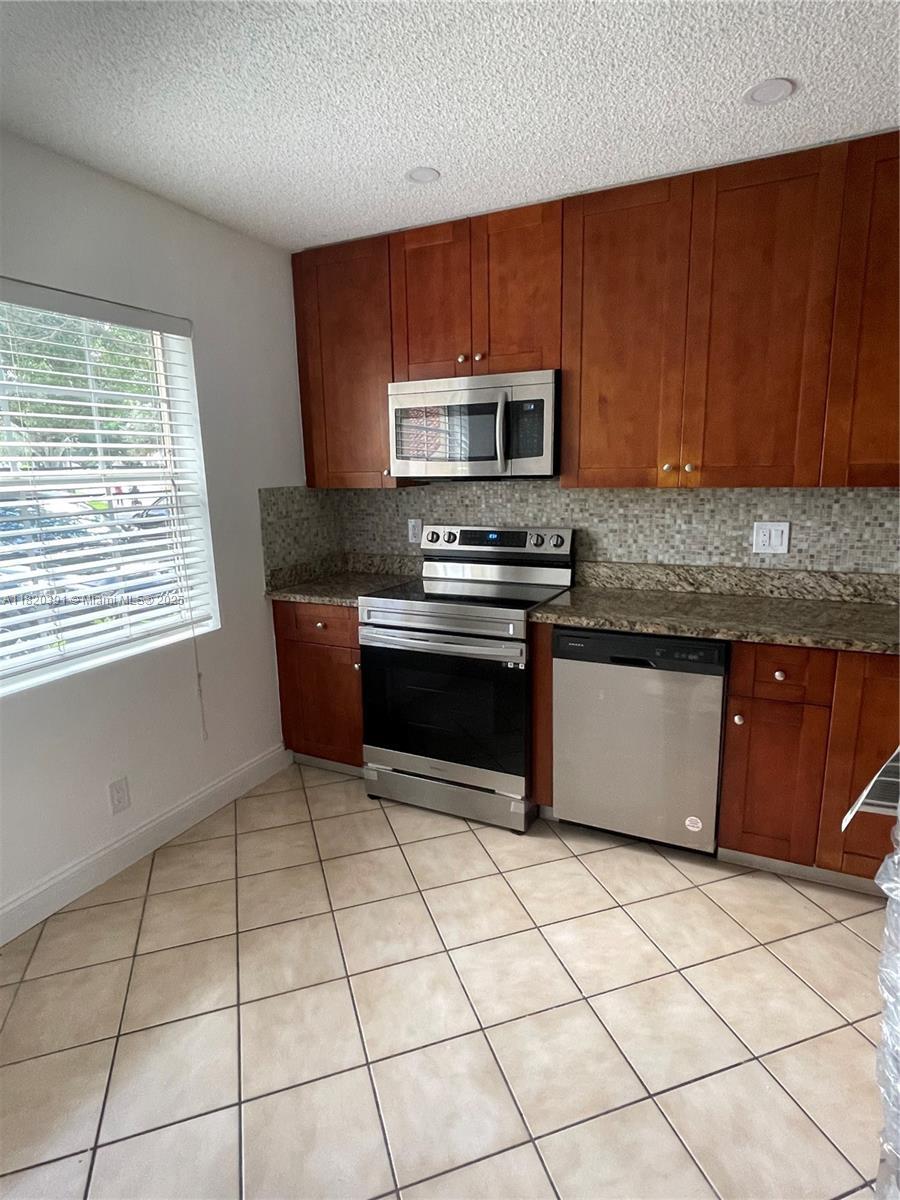Building Photo - 1599 Springside Dr