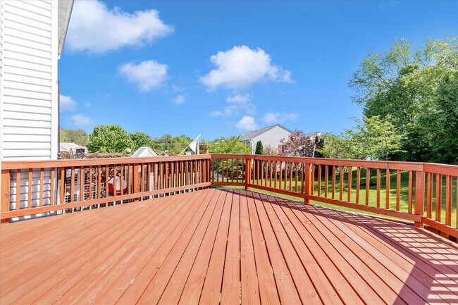 Building Photo - New Market West Rental